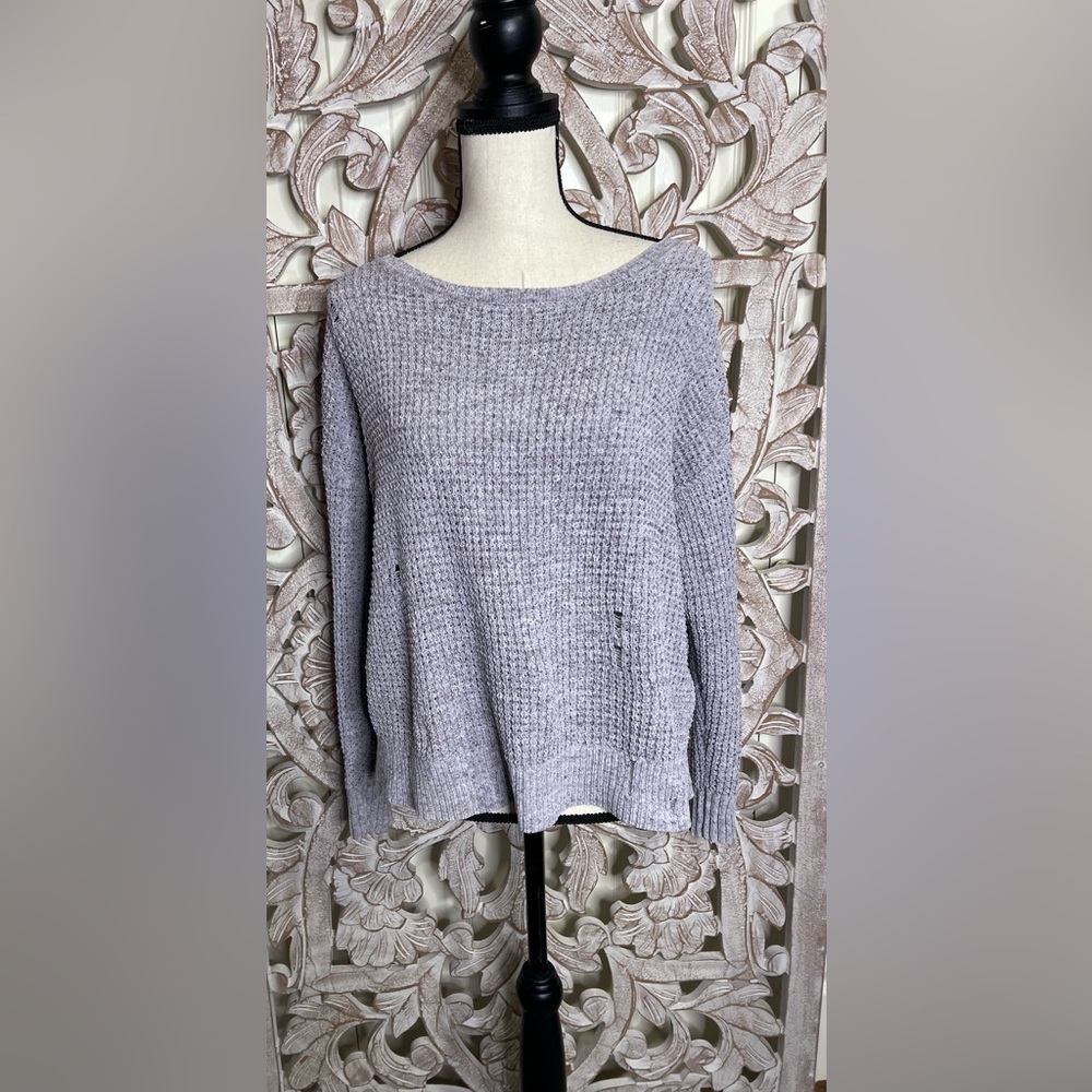 EUC American Eagle Lavender Distressed Knit Super Soft Sweater Sz M